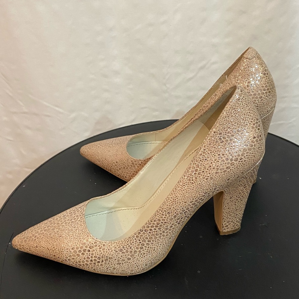 Anne Klein cream / metallic heels size 6